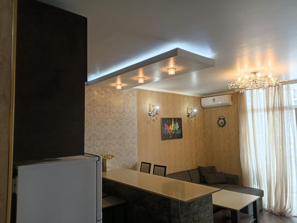 Kitchen or kitchenette, Living room
