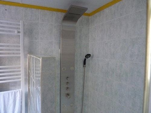 La suite du paysan terrasse privative avec salon de jardin et bain de soleil cuisine privé bain à remous privatif plage de sable fin à 7 mn Bed and Breakfast in Combrit