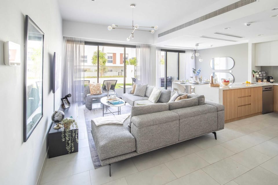 Frank Porter - La Rosa 6 Villa in Dubai