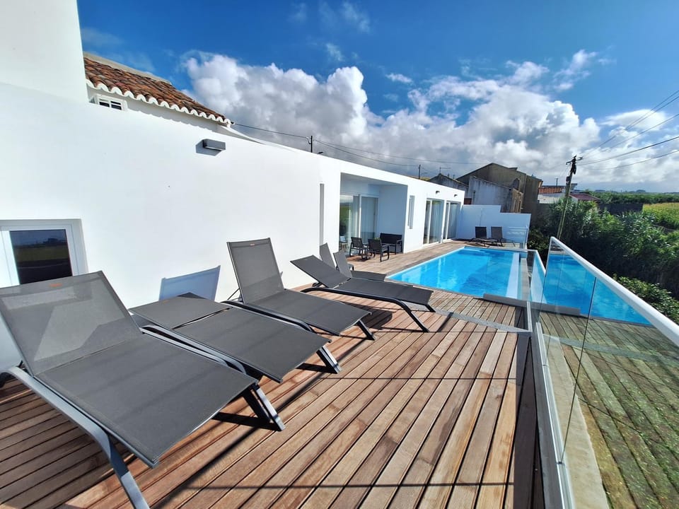 Off site, Swimming pool, sunbed