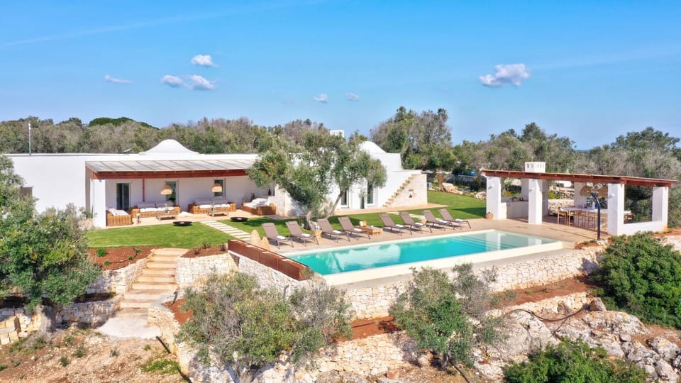 Property building, Facade/entrance, Spring, Activities, Summer, Garden, Balcony/Terrace, Kitchen or kitchenette, Other, Swimming pool