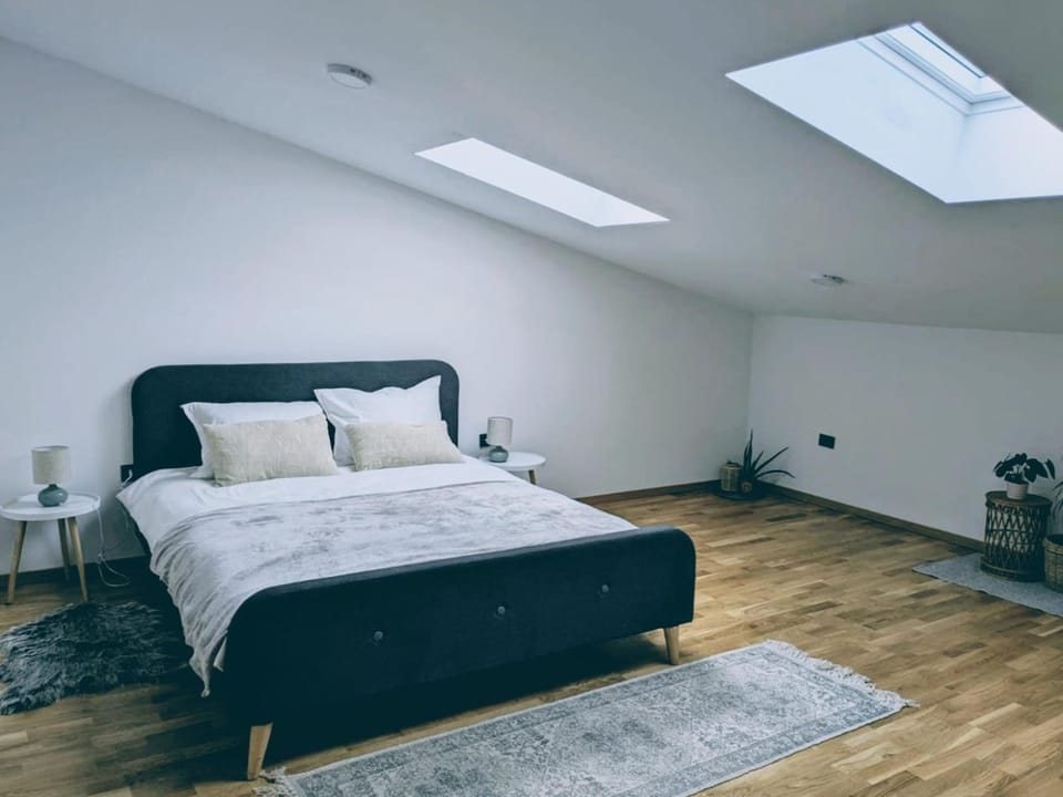 Bed, Bedroom