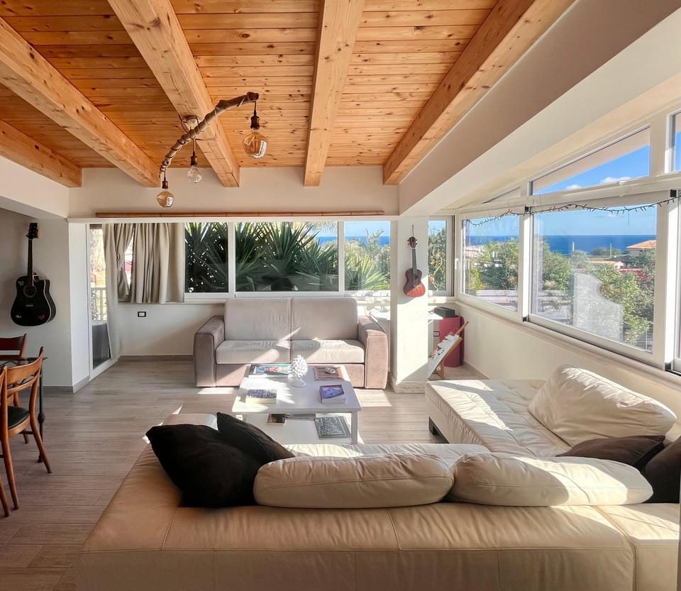 Natural landscape, View (from property/room), Balcony/Terrace, Seating area, Sea view