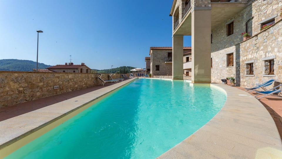 Swimming pool, Swimming pool