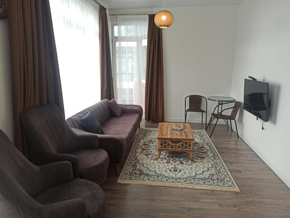 Communal lounge/ TV room, Living room, Seating area, Evening entertainment