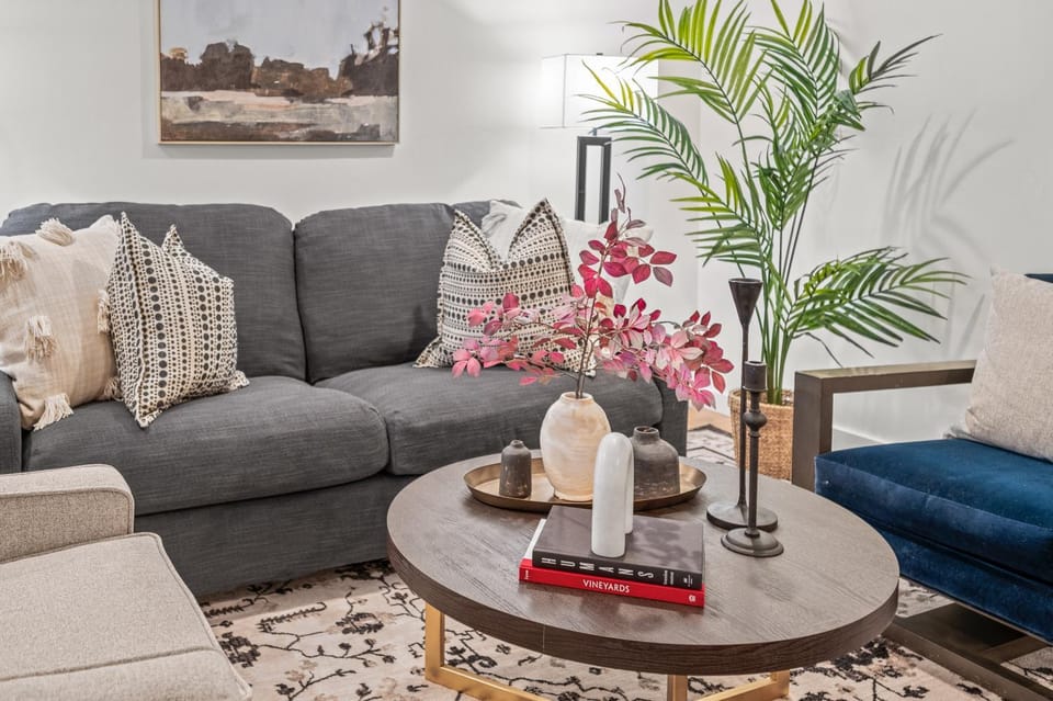 Living room, Seating area