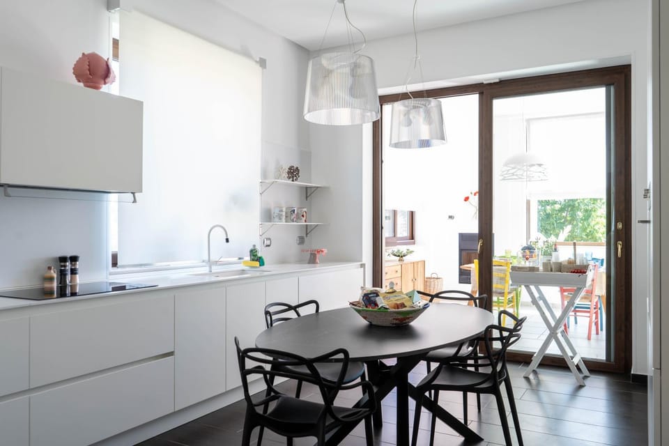 Kitchen or kitchenette, Living room, Dining area, Breakfast, Breakfast