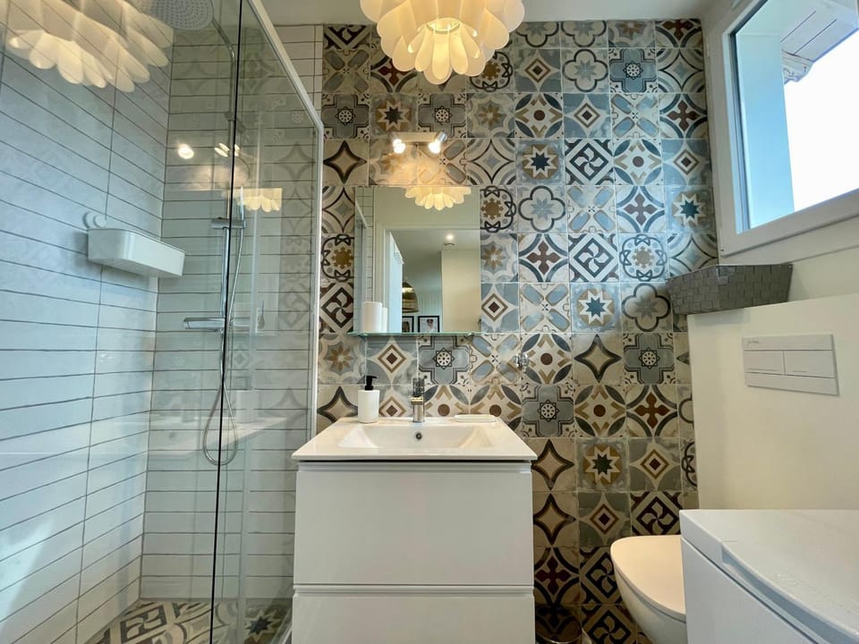 Shower, Bathroom