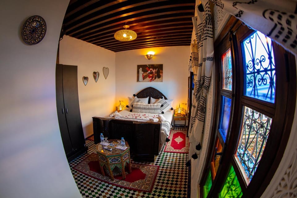 Bed, Living room, Photo of the whole room, Seating area, Dining area, Bedroom