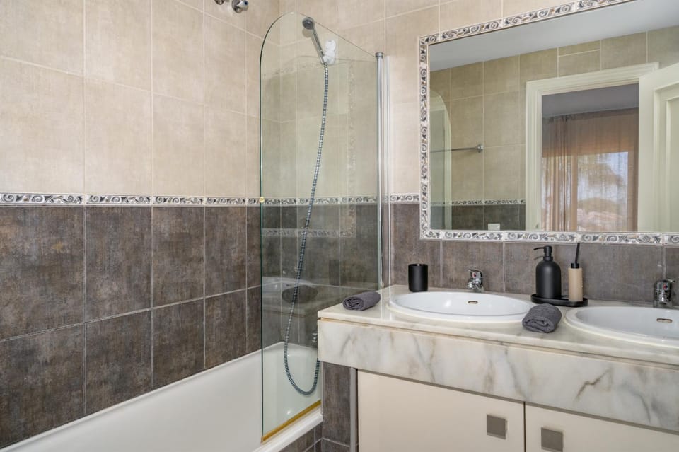 Bathroom, Bath
