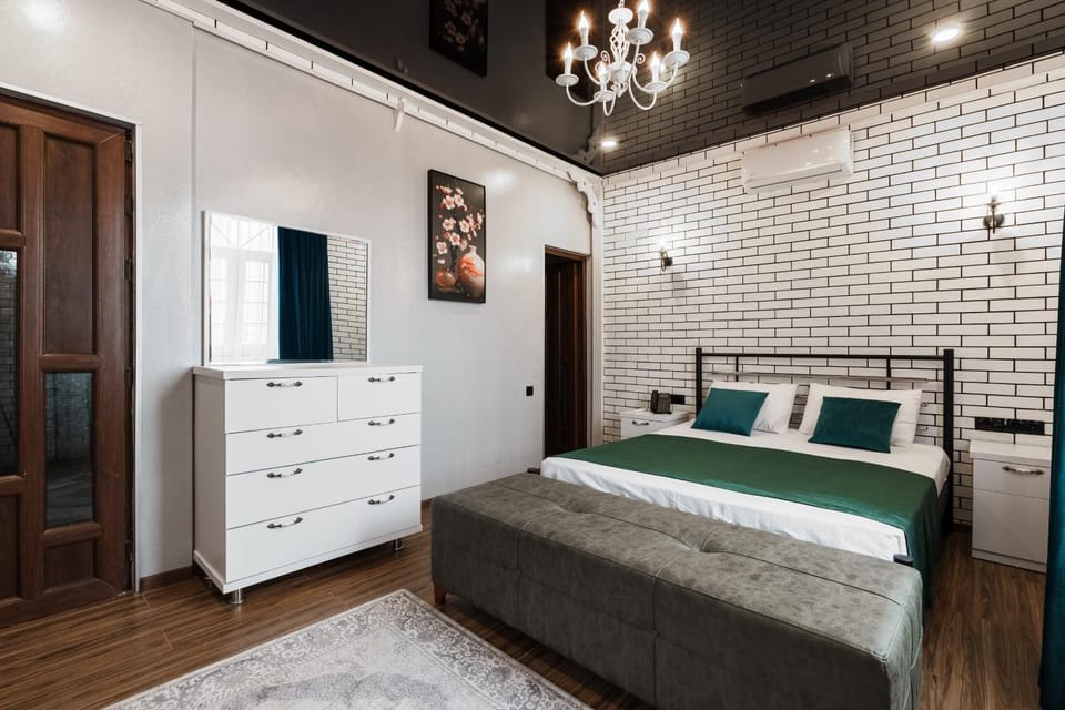 Bedroom, wardrobe