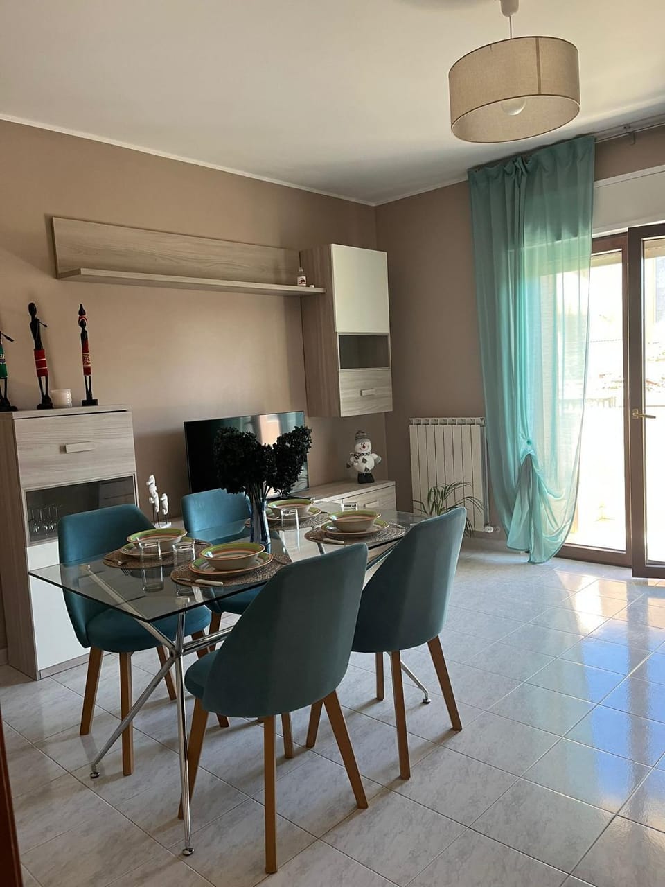 Living room, Dining area