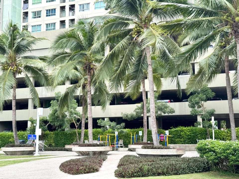 Lumpini Ville Naklua Select Resort Pool condo Apartment in Pattaya City