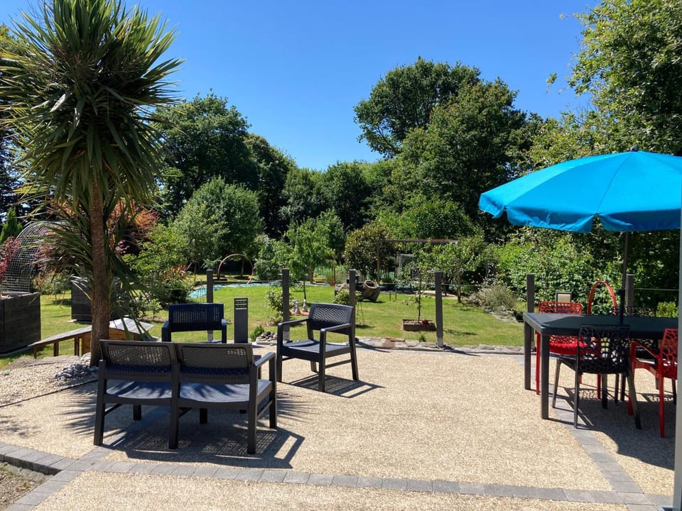 Day, Natural landscape, Garden, Garden, Balcony/Terrace, Garden view