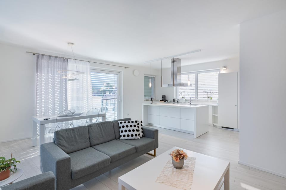 Kitchen or kitchenette, Living room, Dining area, pet friendly