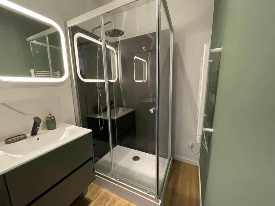 Shower, Bathroom