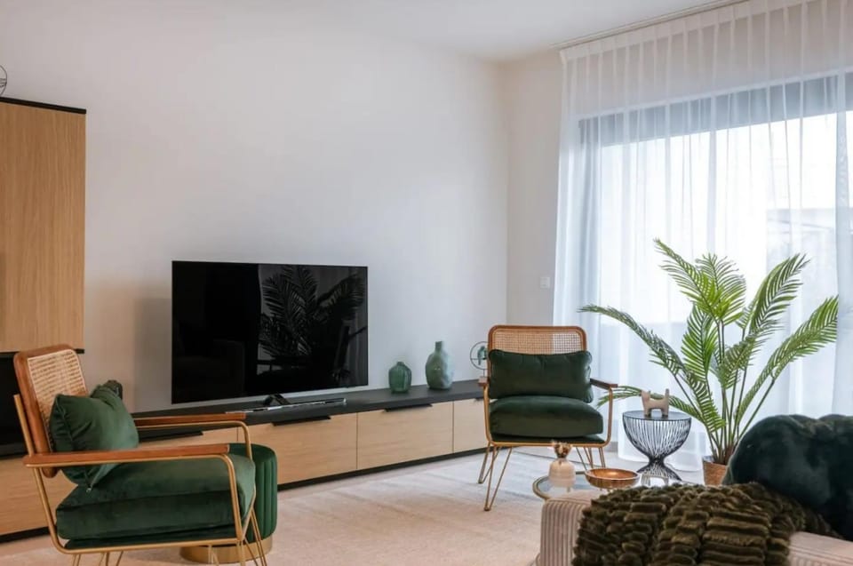 Poseidon Luxe gelijkvloers appartement met tuin ,terras en gratis parkeren ondergrondse staanplaats Apartment in Knokke-Heist