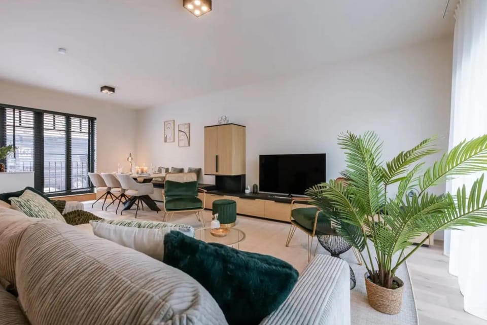 Poseidon Luxe gelijkvloers appartement met tuin ,terras en gratis parkeren ondergrondse staanplaats Apartment in Knokke-Heist