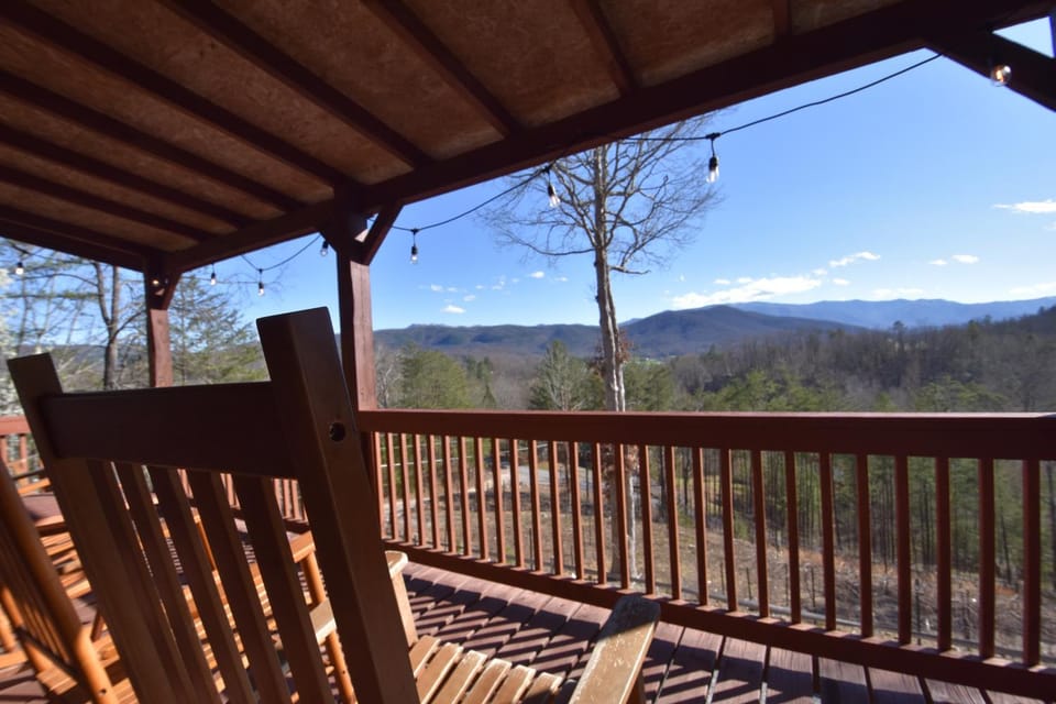 View (from property/room), Balcony/Terrace, Mountain view