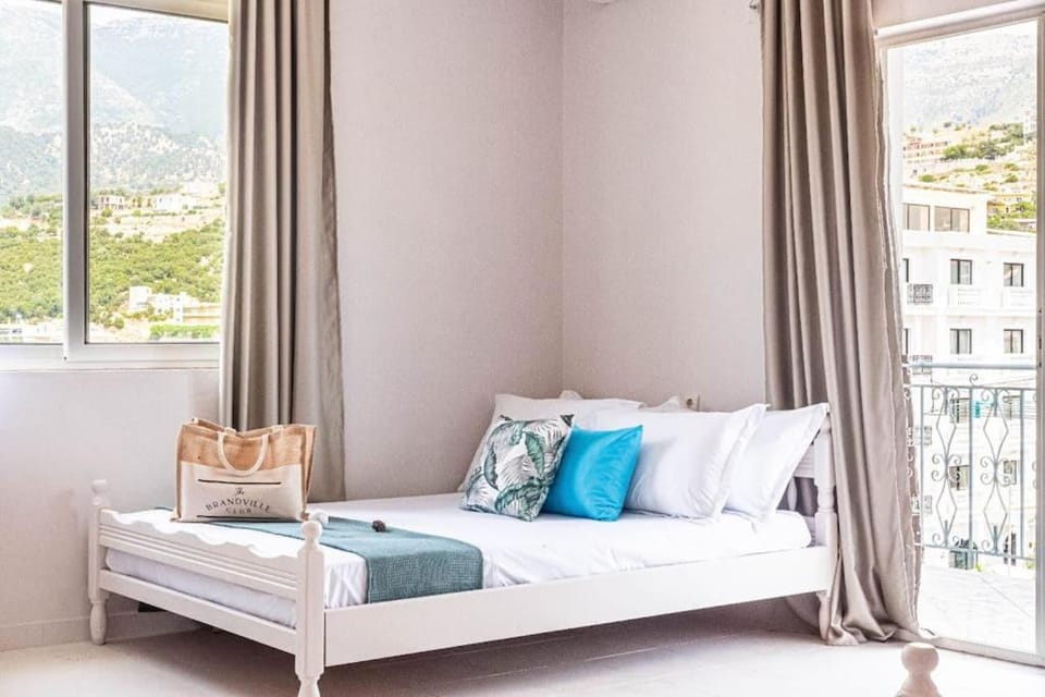 Himara City 23 - Central, Beach Access Apartment in Vlorë County, Albania