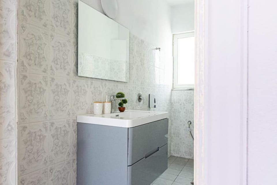 Himara City 24 - Central & Beach Access Apartment in Vlorë County, Albania