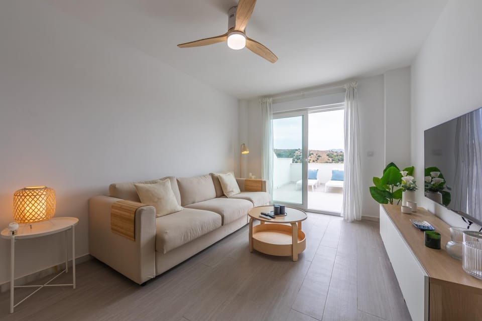 Stunning views, terrace, pool, WIFI & near centre Apartment in Tarifa