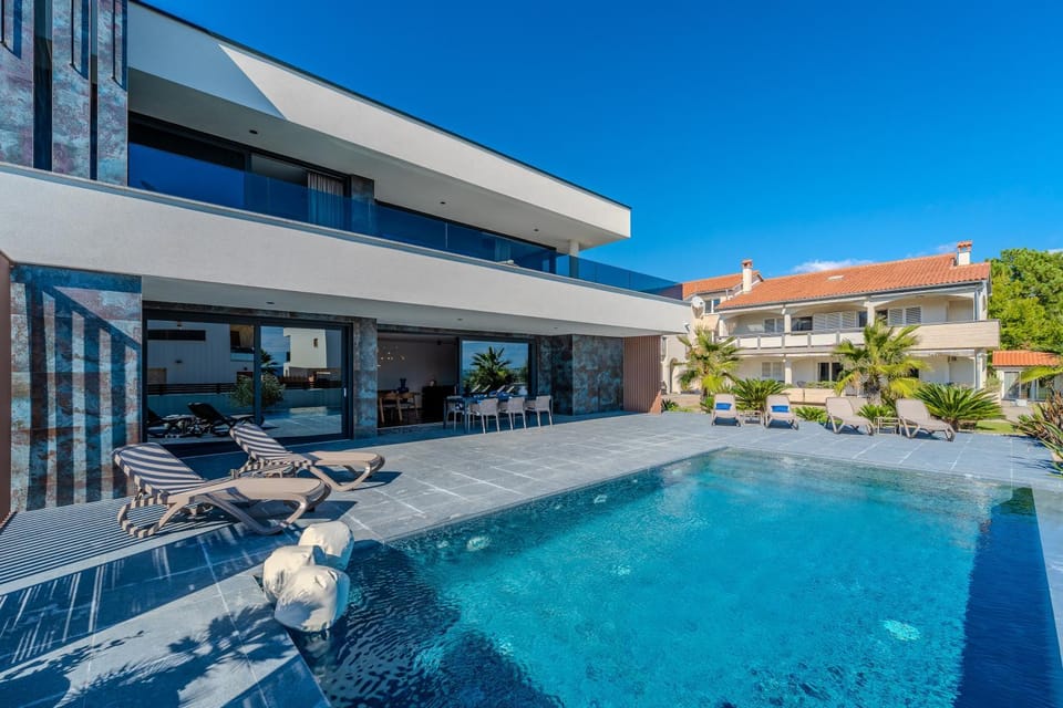 Balcony/Terrace, Swimming pool