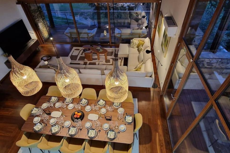 Seating area, Dining area