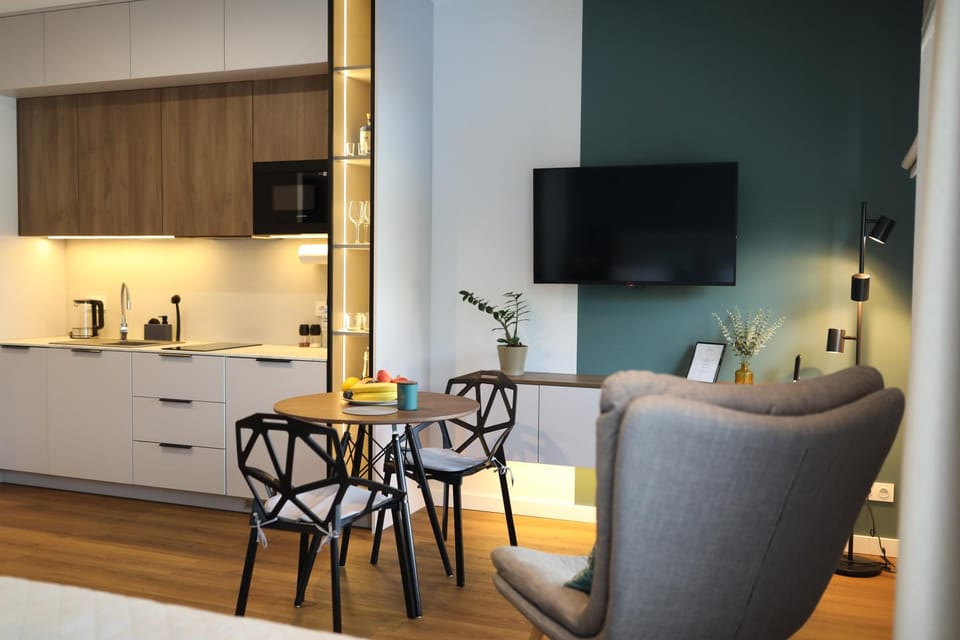 TV and multimedia, Kitchen or kitchenette, Seating area, Dining area
