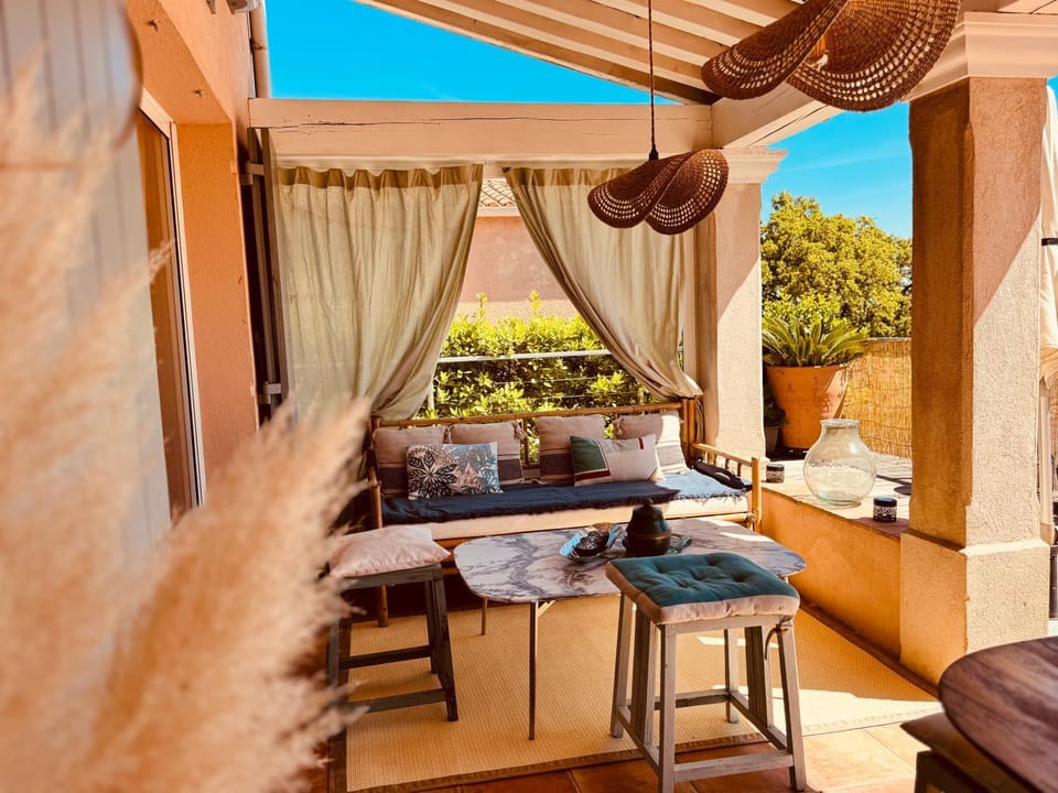 Patio, Day, View (from property/room), Living room, Seating area, Dining area