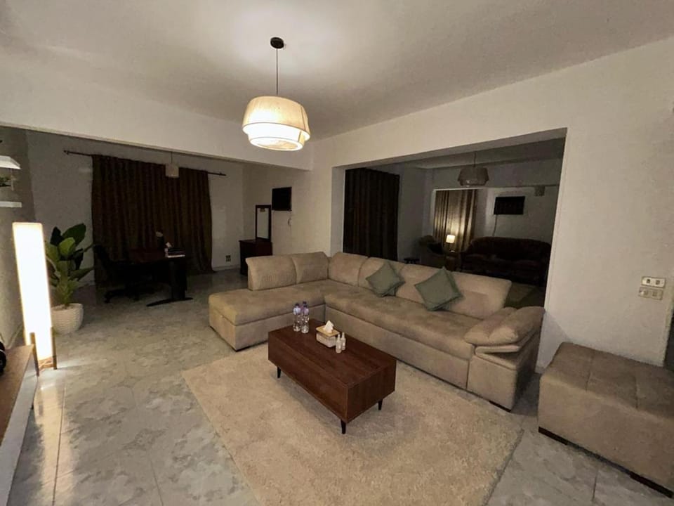 Luxury house, near to airport, AC, Wifi Apartment in Cairo Governorate