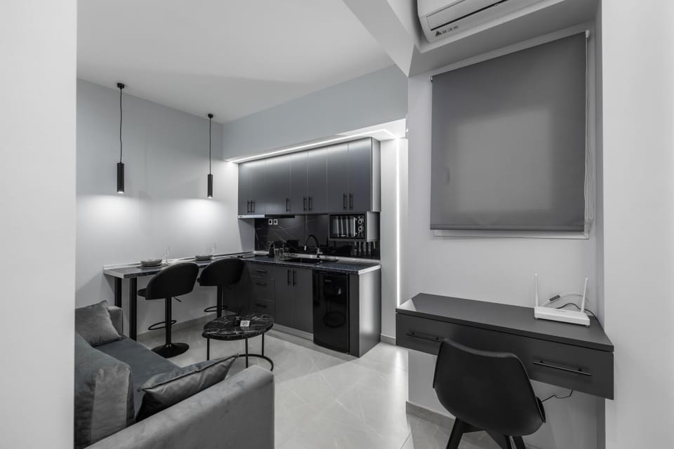 Kitchen or kitchenette, Living room, Seating area, Dining area, minibar, oven