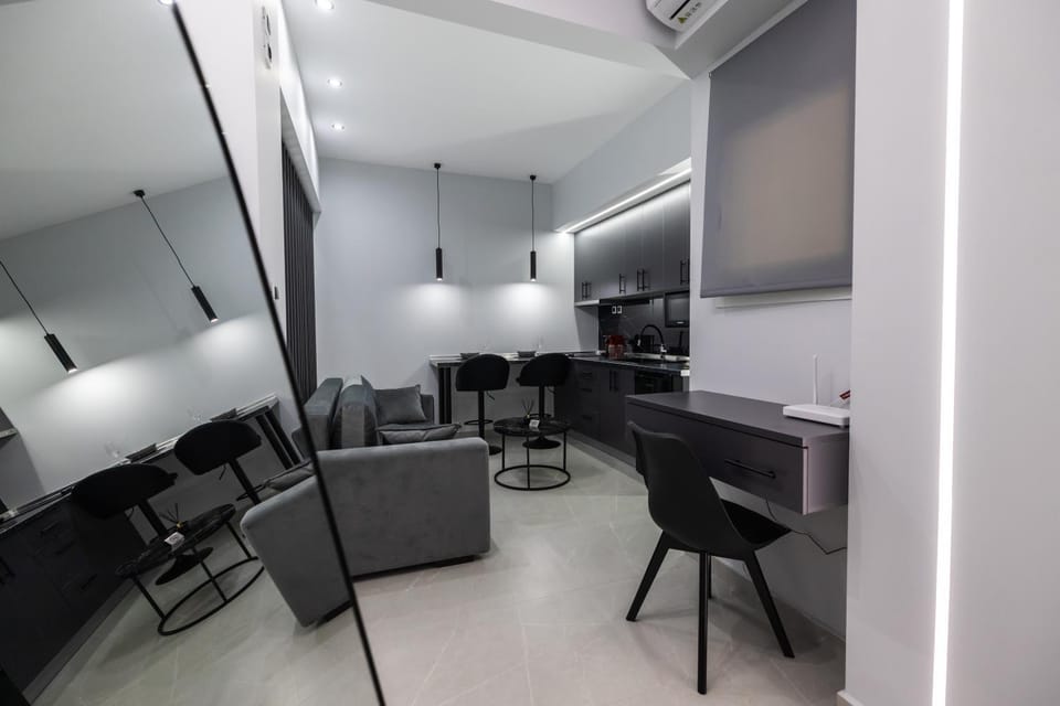 Kitchen or kitchenette, Living room, Seating area, air conditioner
