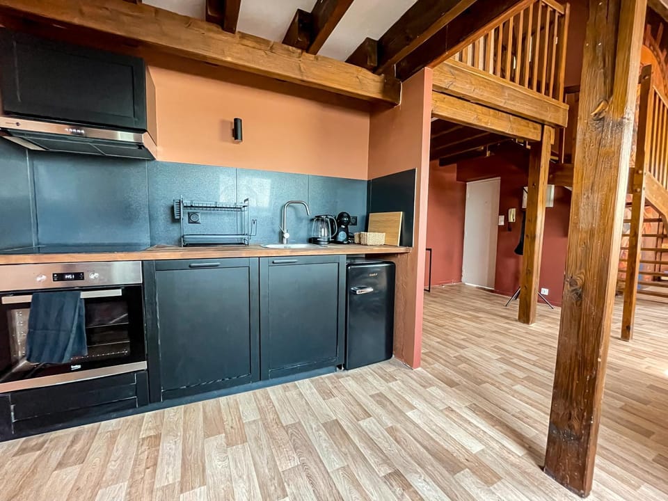 Kitchen or kitchenette, dishwasher