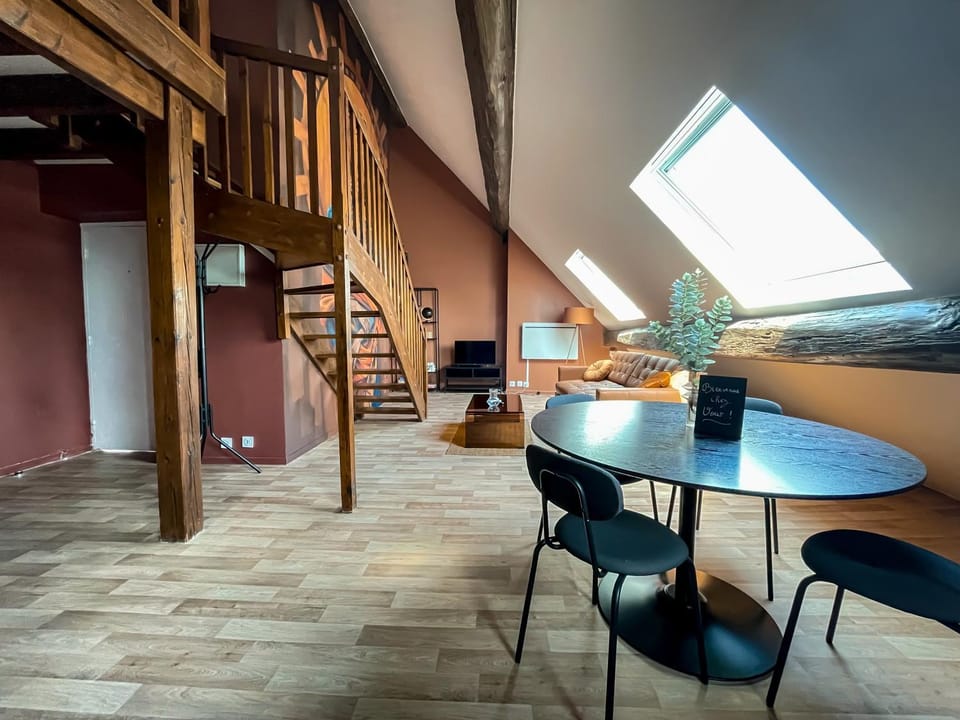 Living room, Dining area