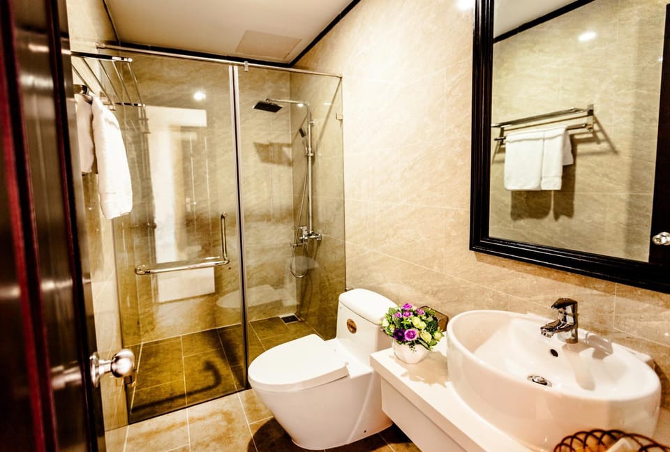 Shower, Toilet, Bathroom