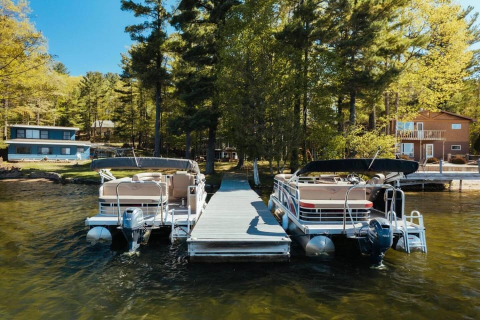 Spider Lakefront Balcony-Scenic views-Ice Fishing! House in Spider Lake