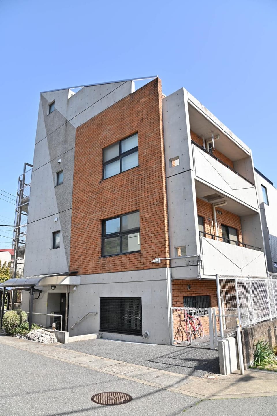 Property building, Day, Neighbourhood