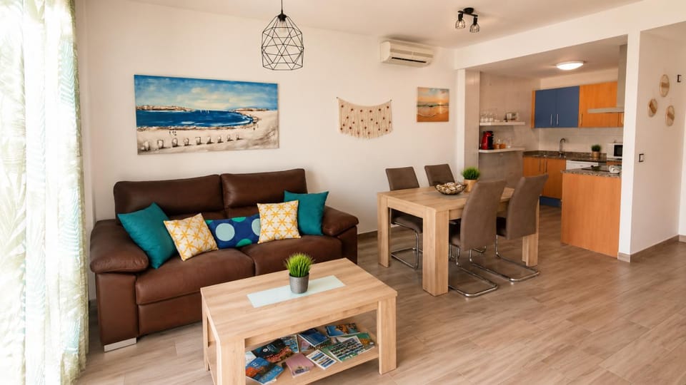 View (from property/room), Kitchen or kitchenette, Living room, Seating area, Dining area
