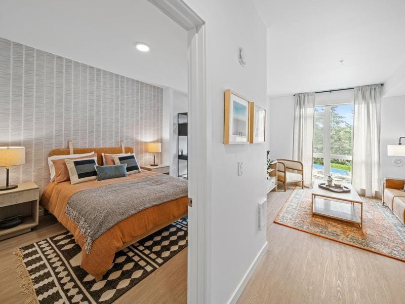 Spacious 1Bedroom 1bath Heart of Redmond Apartment in Redmond