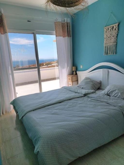 Bed, Photo of the whole room, Bedroom, Sea view