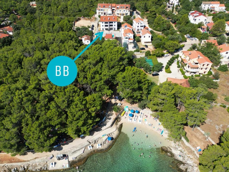 Property building, Summer, Balcony/Terrace, Beach, Location