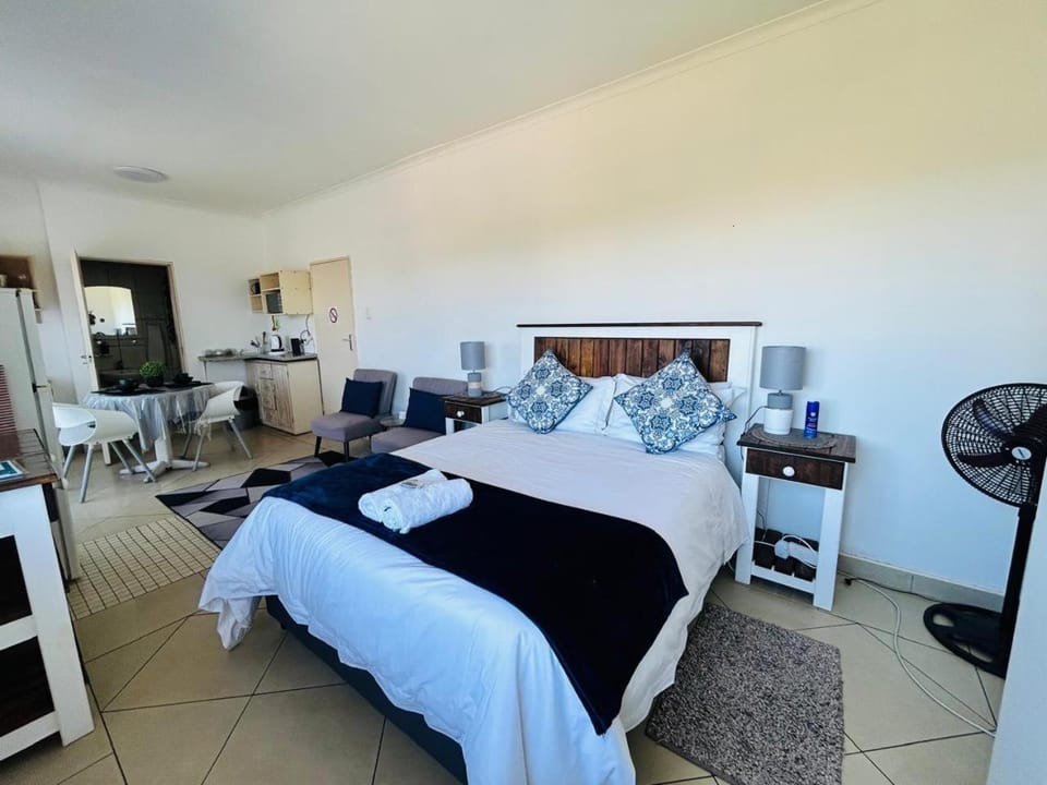 Ameni Air B&B Bed and Breakfast in Port Elizabeth