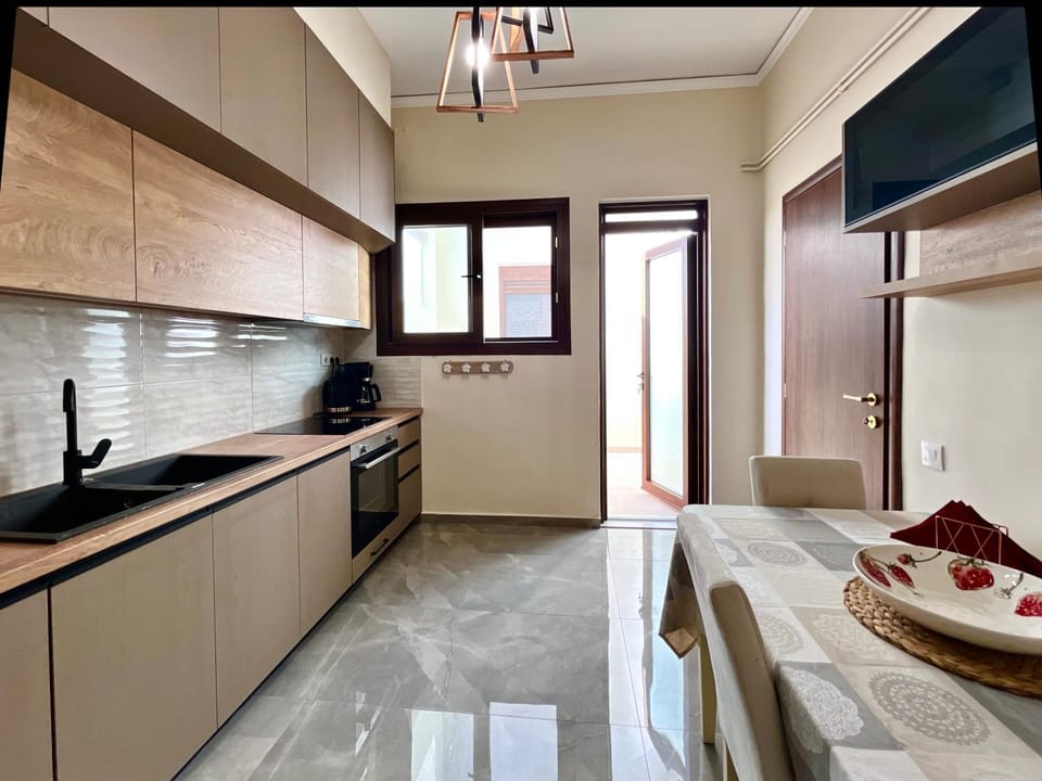 TV and multimedia, Kitchen or kitchenette, dishwasher, stove