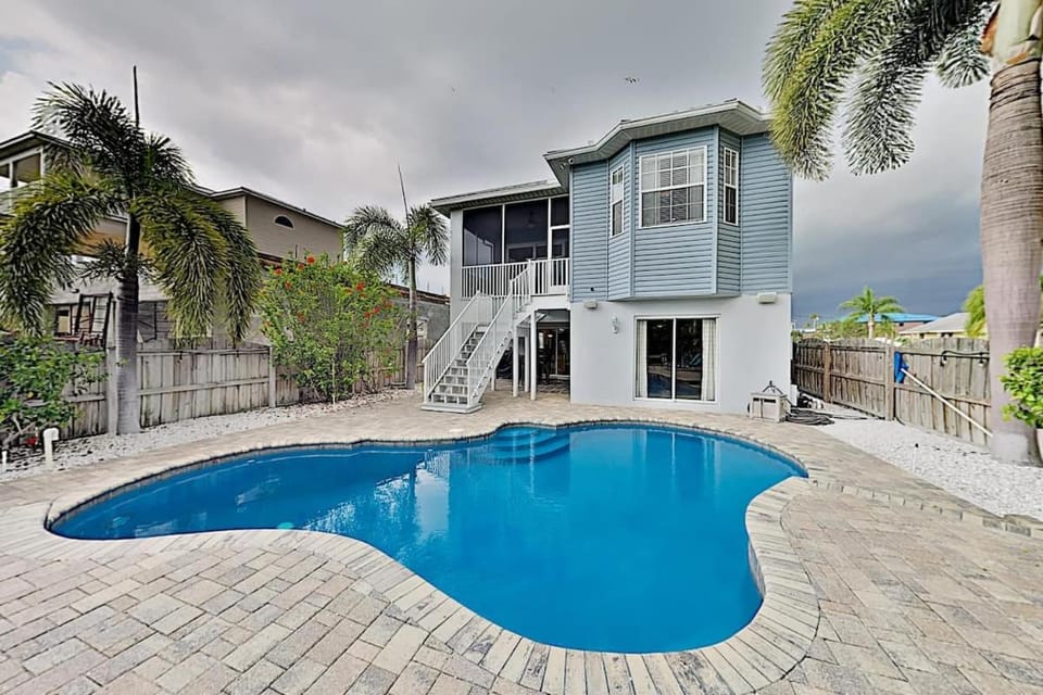 Seaside Retreat House in Apollo Beach