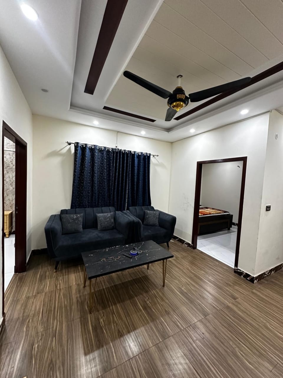 Elite Guest Rooms Apartments Only For Families Apartment in Punjab