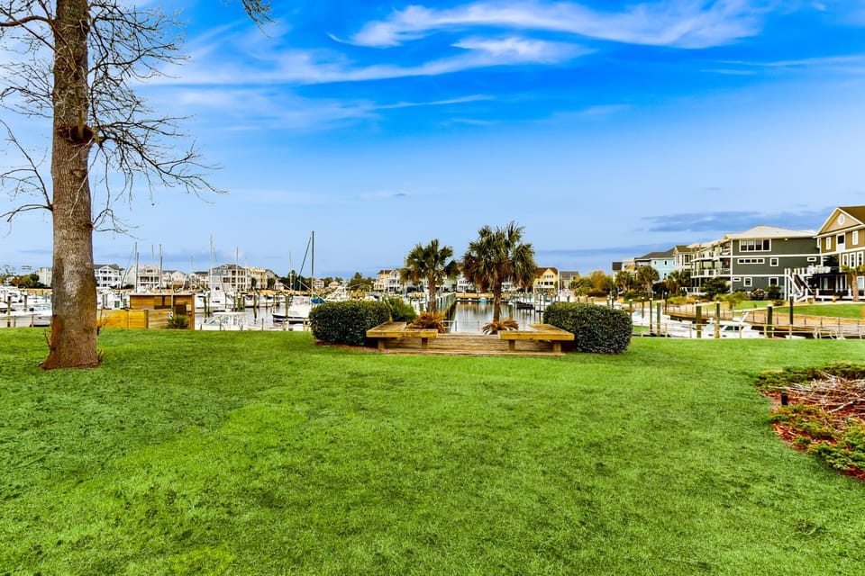 STJ16 Mystic Marina, Unit 204 Apartment in Saint James