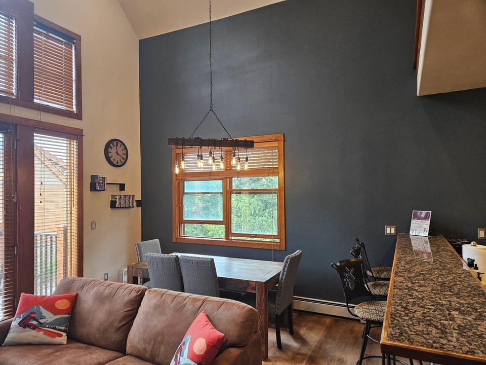 2 BR, 2 BA Mountain View Family Friendly Condo BCA-45499 House in Keystone