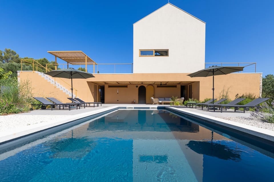 Property building, Pool view, Swimming pool, sunbed
