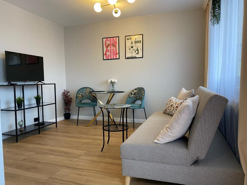 Communal lounge/ TV room, TV and multimedia, Living room, Seating area